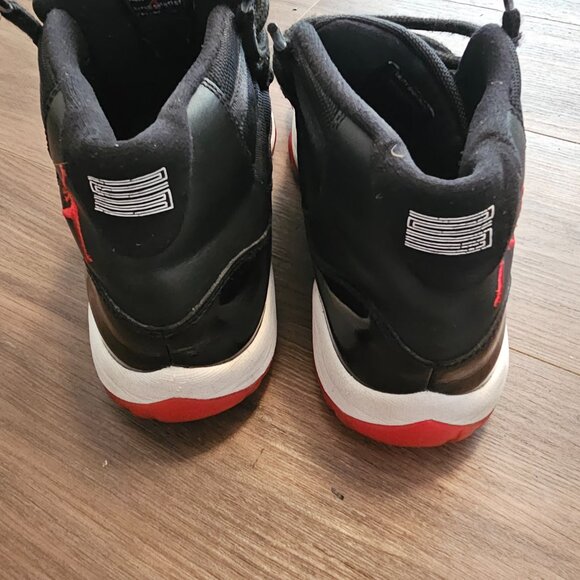 Jordan 11 Bred 2011 version - Picture 7 of 7